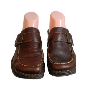 Born B.O.C. Brown Wedge slip on shoes closed toe buckle Women size 9M